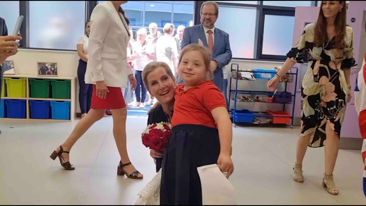 Royal Couple visit St Martin's School
