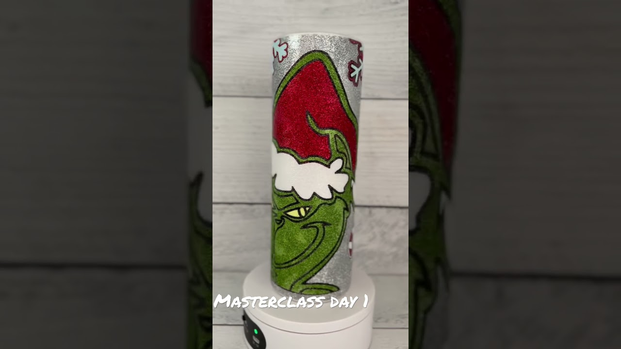 We sure are having fun in the masterclass #hardworkingmom #grinch #tumbler