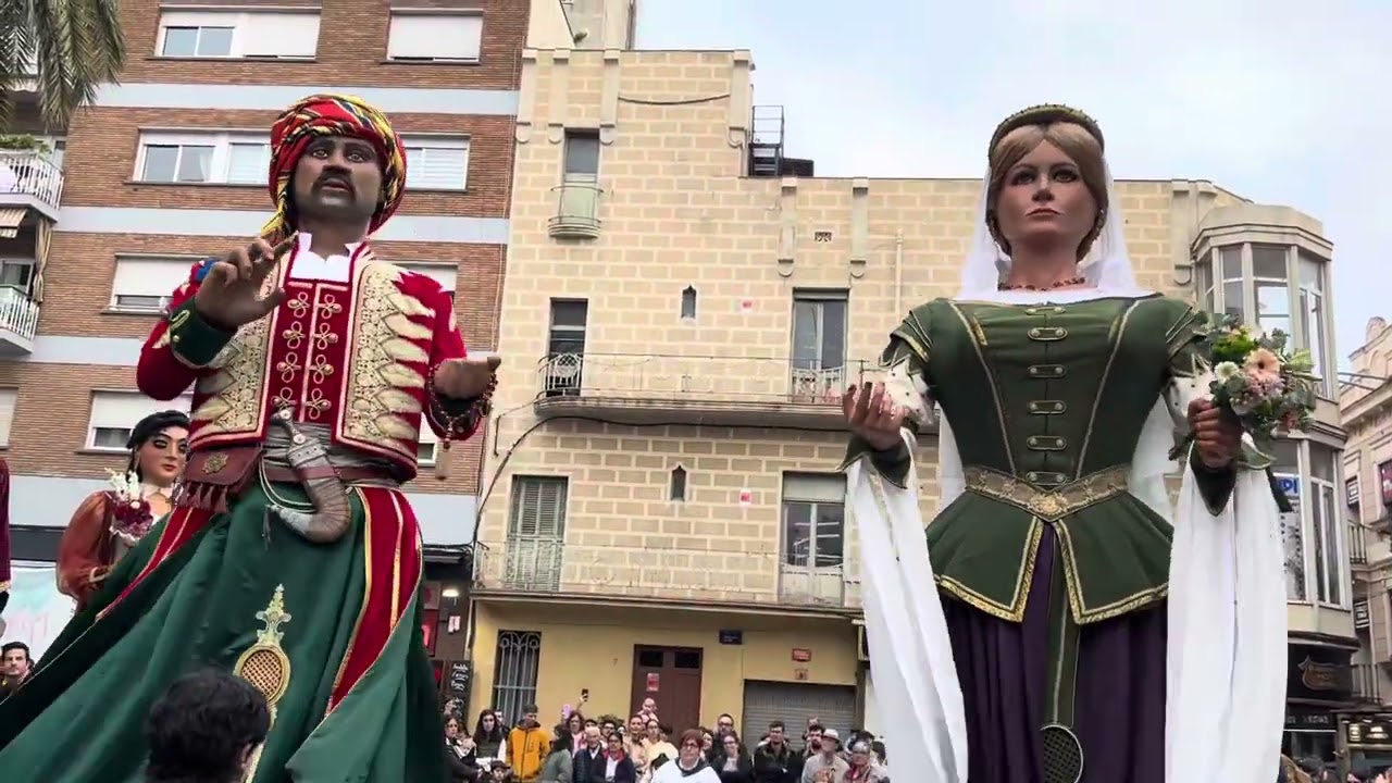 Ball Vestida de Nit dels gegants moros de Badalona