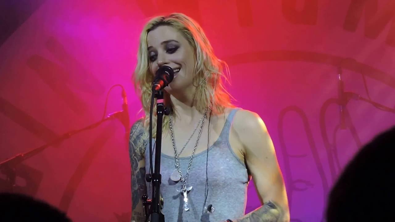 Gin Wigmore, I Will Love You at Neumos April 27, 2016