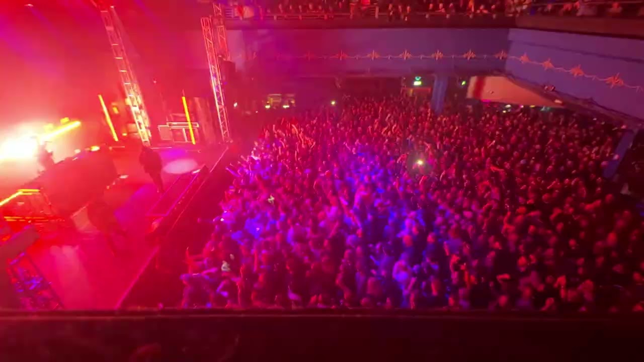 Kneecap - Sniffer Dogs - live Leeds 21/11/25