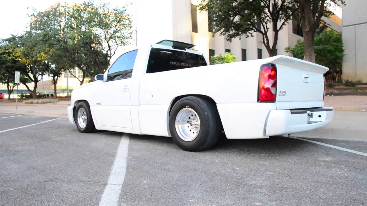 Chevy SS clone with a 408 stroker on nitrous does a badass burnout!