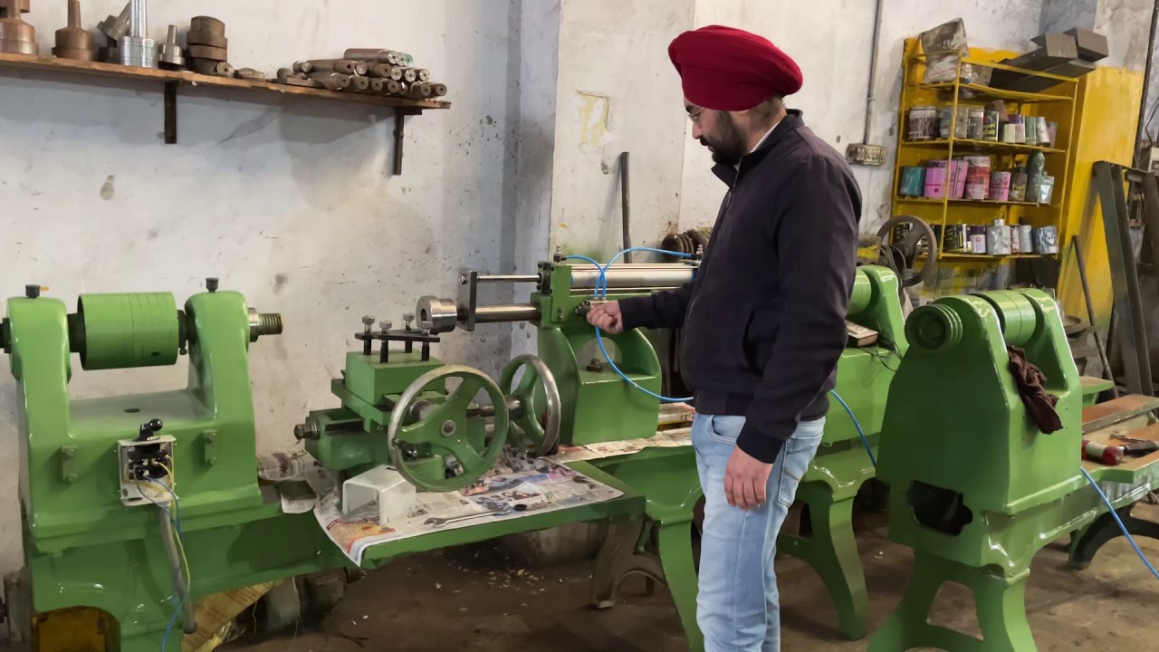 Metal spinning machine