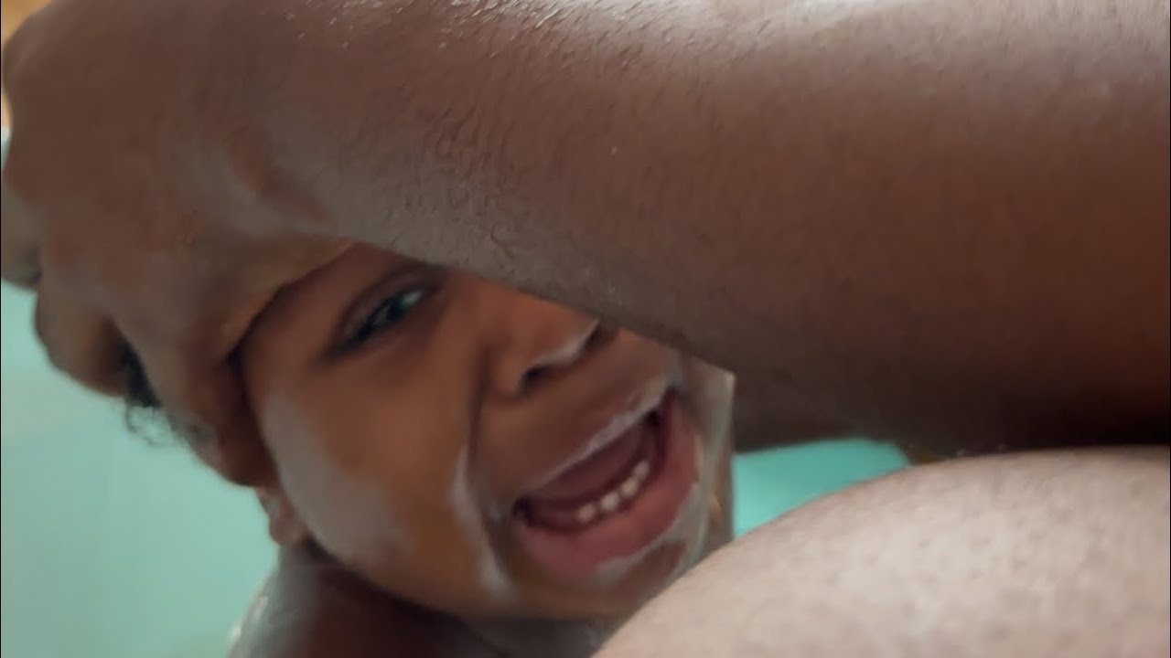Bath my baby with me