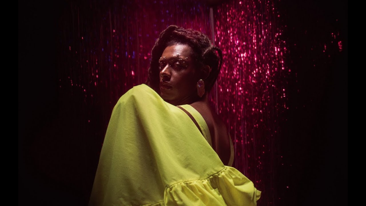 Liniker e os Caramelows - De Ontem (Official Music Video)
