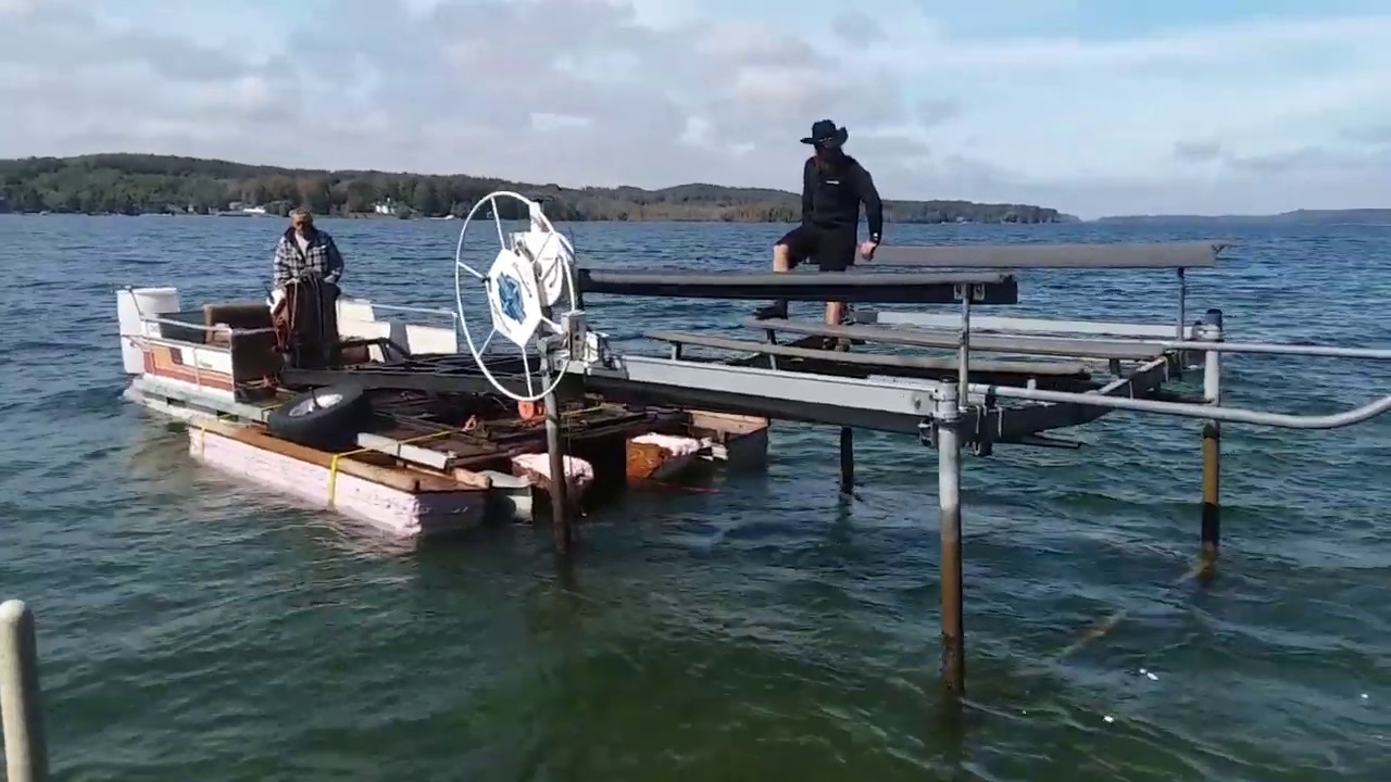 Fork-it-Toon   Moving Boatlifts