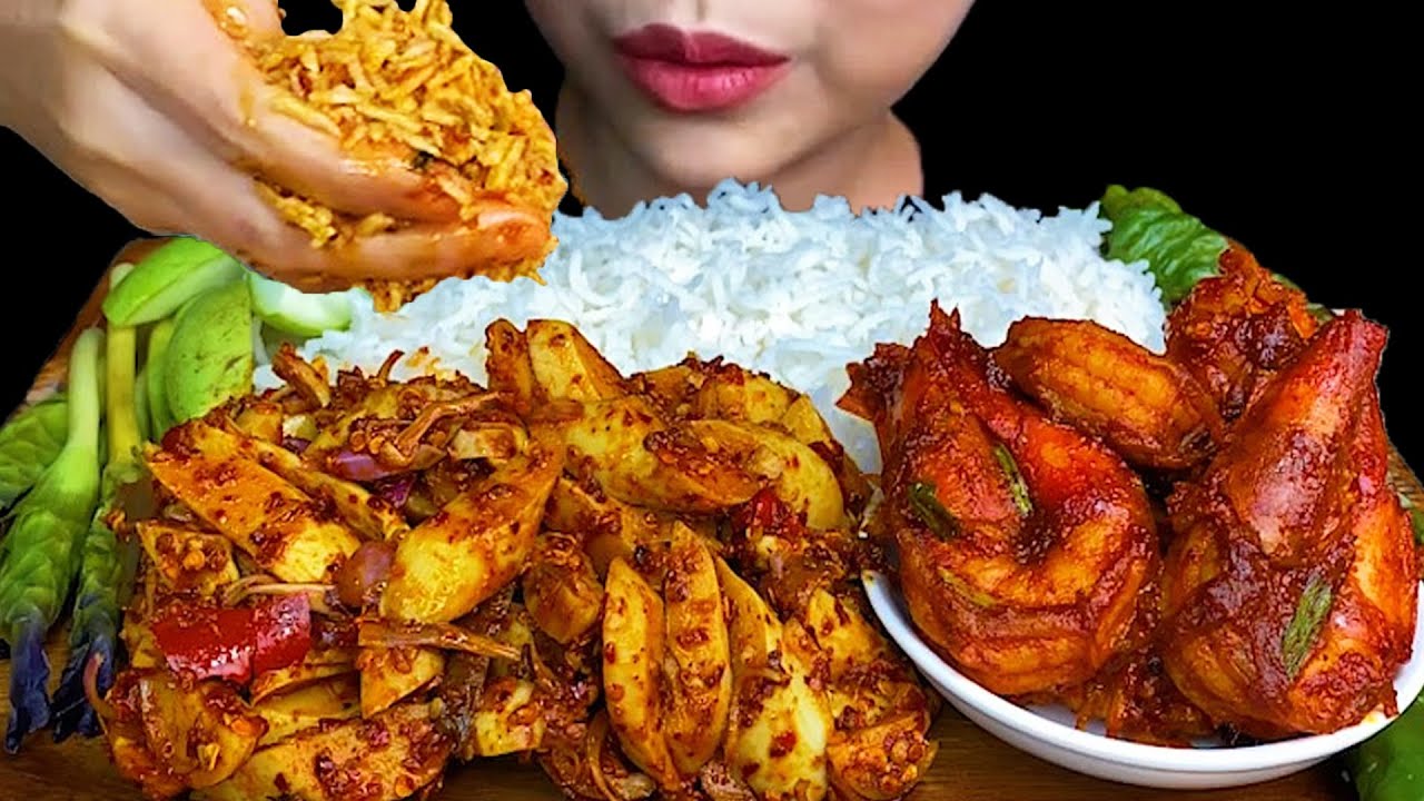 EATING SPICY FOOD||SPICY SHRIMP CURRY, SPICY BAMBOO SHOOT SALAD, MANGO