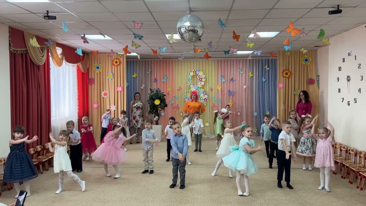 Утренник, посвященный 8 Марта, в средней группе 
