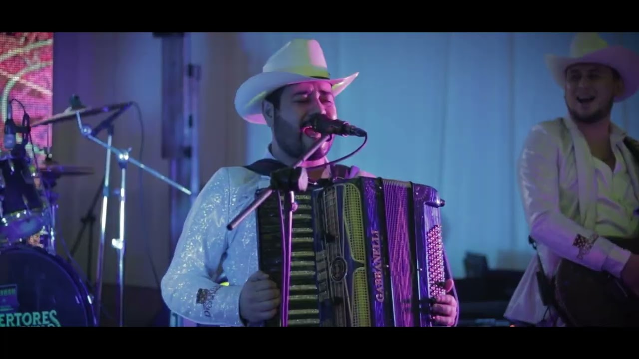 Los Desertores de Durango De aqui pal real y entre golpes y besos