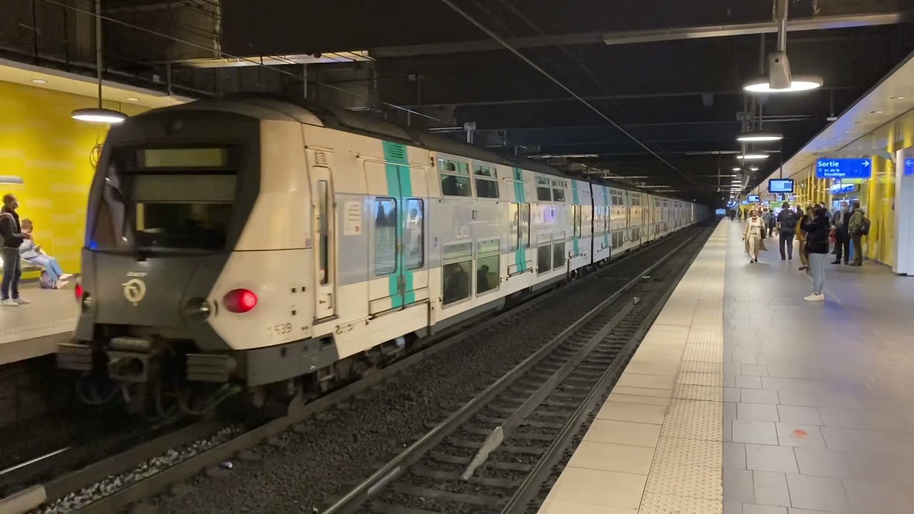 Ligne A du RER.  Station Vincennes.