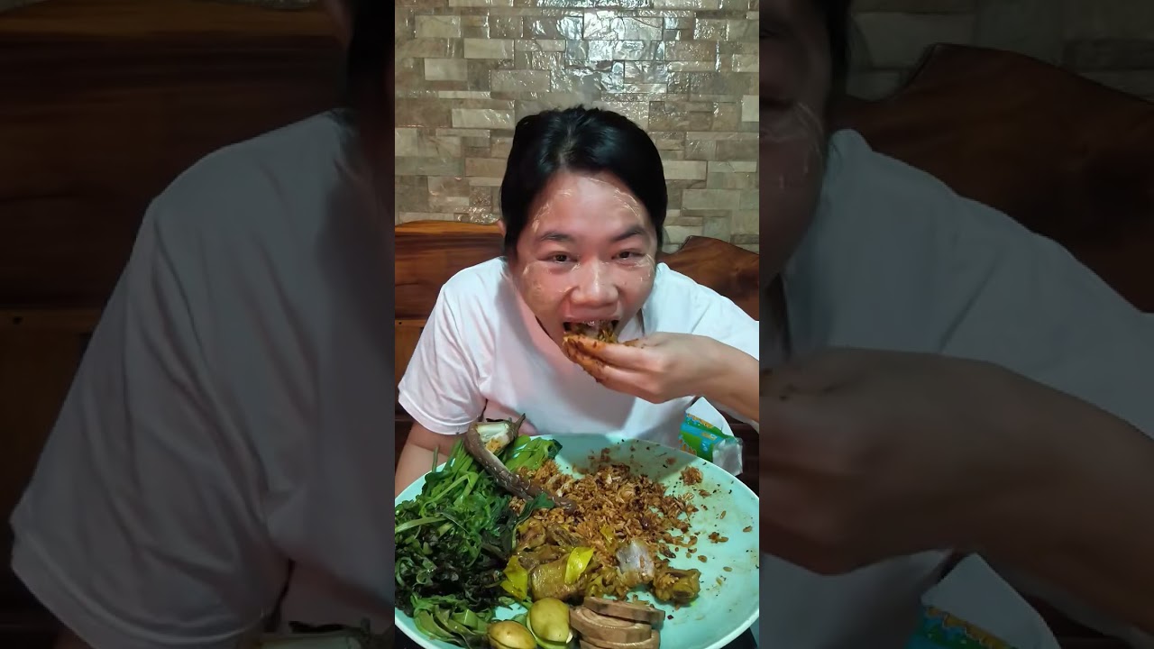 စားကြပါအုံးရှင်ရှယ်စားကောင်းတာ🥵🥵🥵 ဝက်နံရိုးကြော်လေးနဲ့ ရှယ်ပဲ