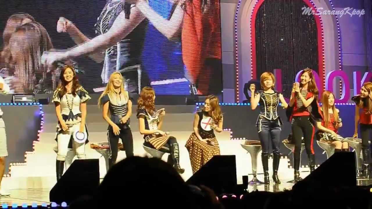 Idols dancing to Gangnam Style