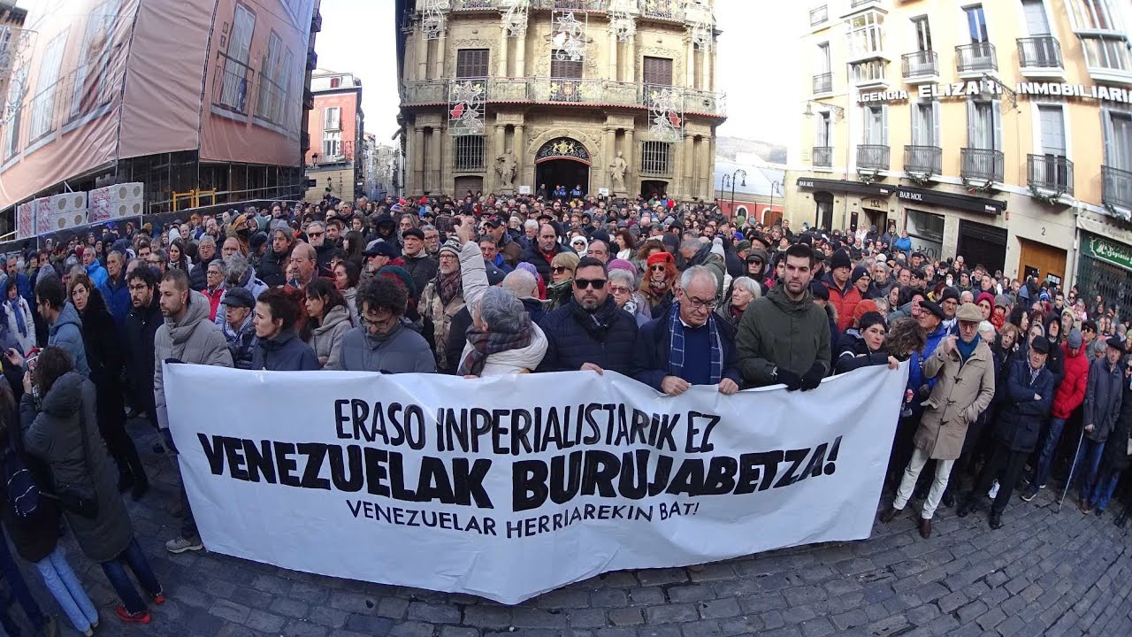 Eraso inperialista salatu eta Venezuelako burujabetza aldarrikatu dute Iruñean