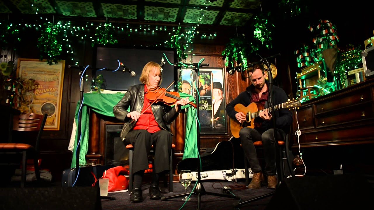 Liz Carroll: Irish Fiddle and a Chicago Story - an Interview and Tunes.