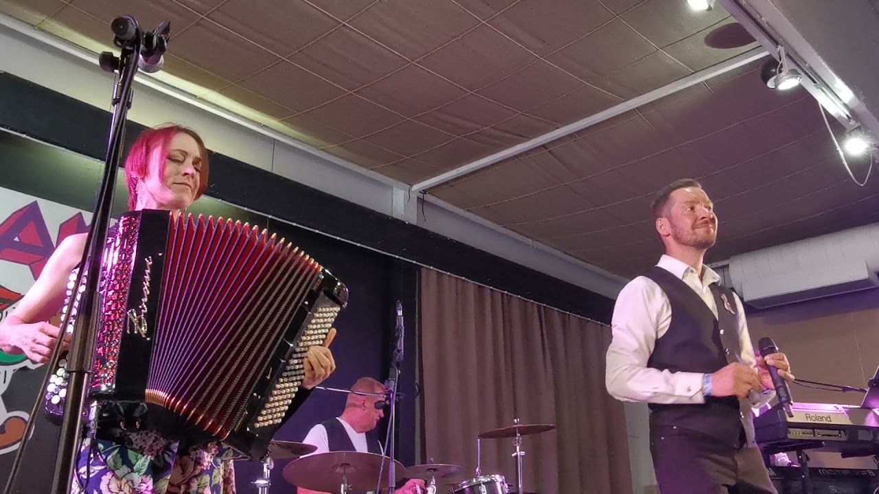 Vanhan myllyn taru - Sami Rosholm & Casanova