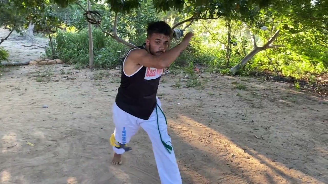 Você quer aprender a jogar capoeira? Venha comigo que vou ti ensinar  passo a passo 