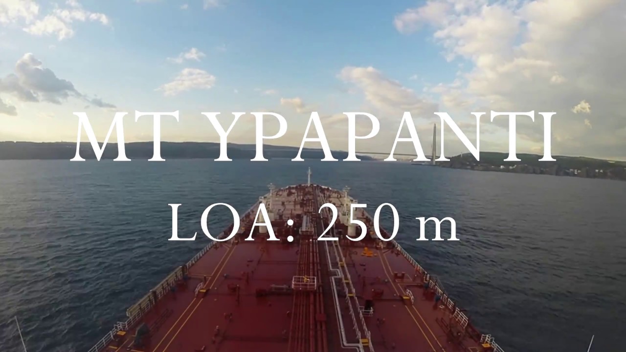 Instanbul Strait - Turkey vs Greek huge Oil Tanker; Time Laps in Two Min.