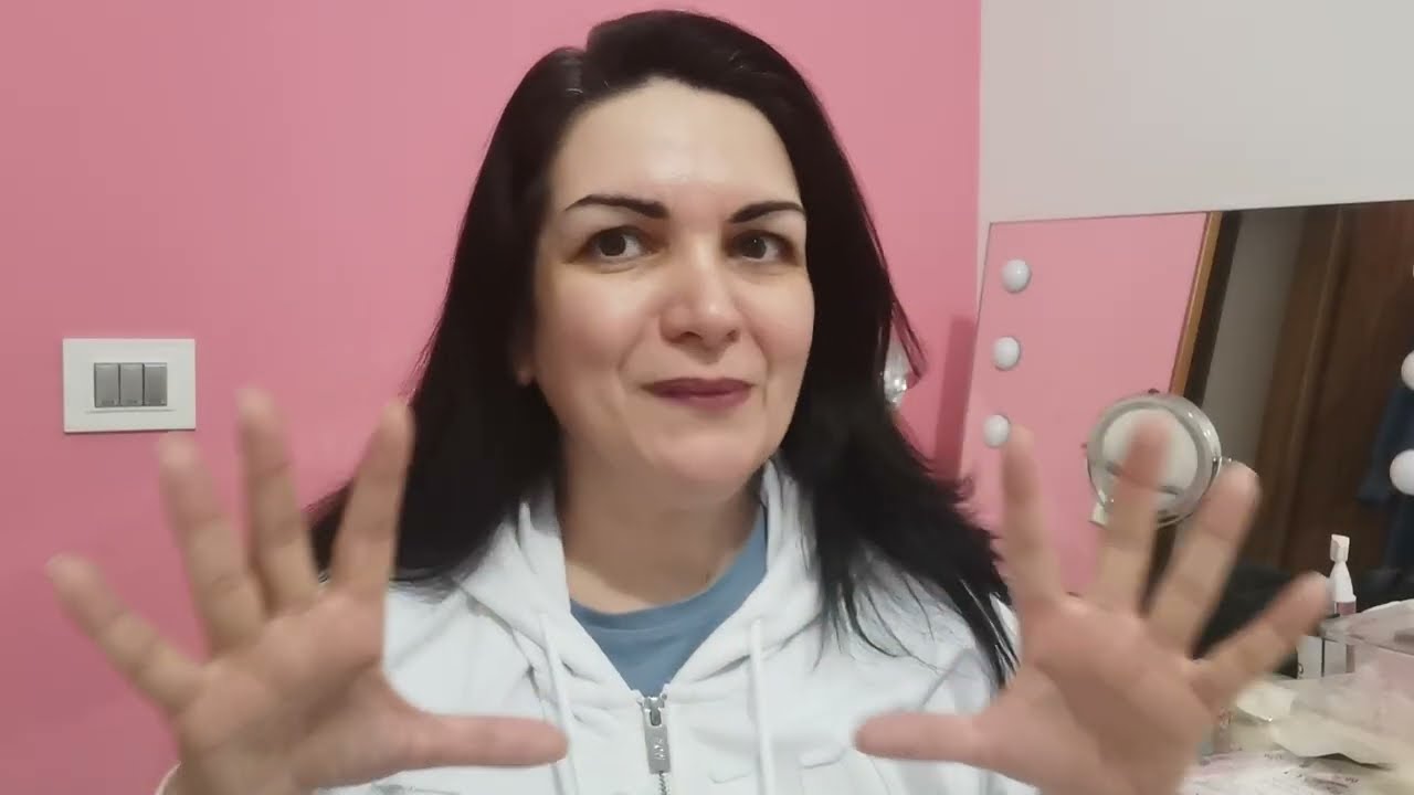 DECLUTTERING MAKE-UP 2025 