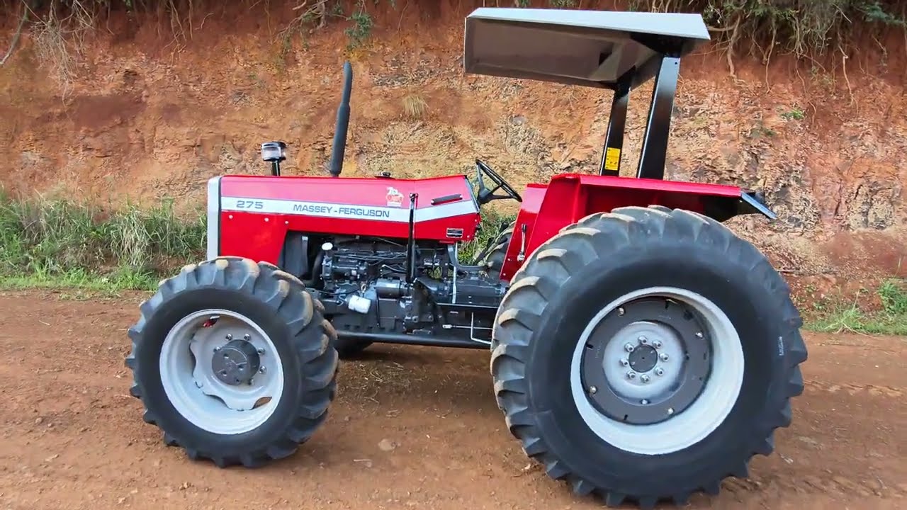 Trator Massey Ferguson MF 275 4X4 á venda.