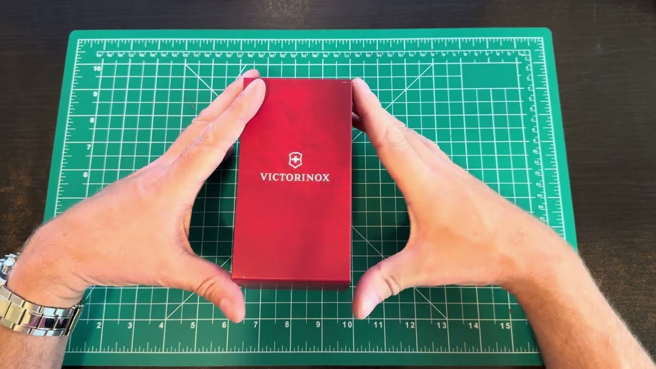 Victorinox Fieldforce Watch unboxing