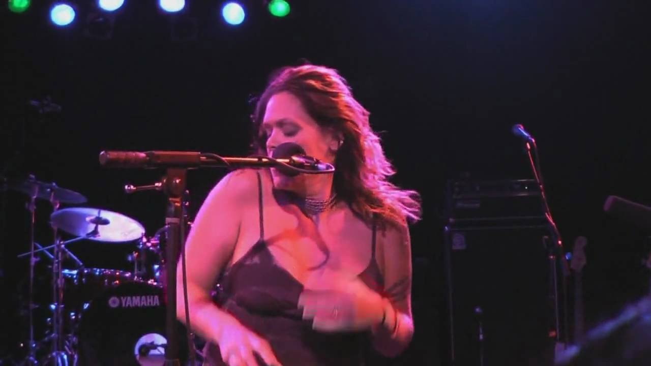 Beth Hart - Baby I Love You (Aretha Cover) @ the Roxy 8-18-09