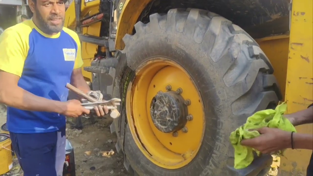 JCB Engine service at Gulam engineering work shop jamui bihar.