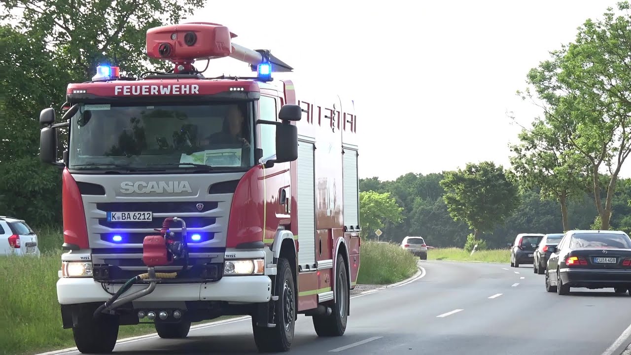Einsatzfahrten: Flughafenfeuerwehr + LANUK + FF + DRK +MHD Rhein-Sieg + THW zu Großbrand in Swisttal