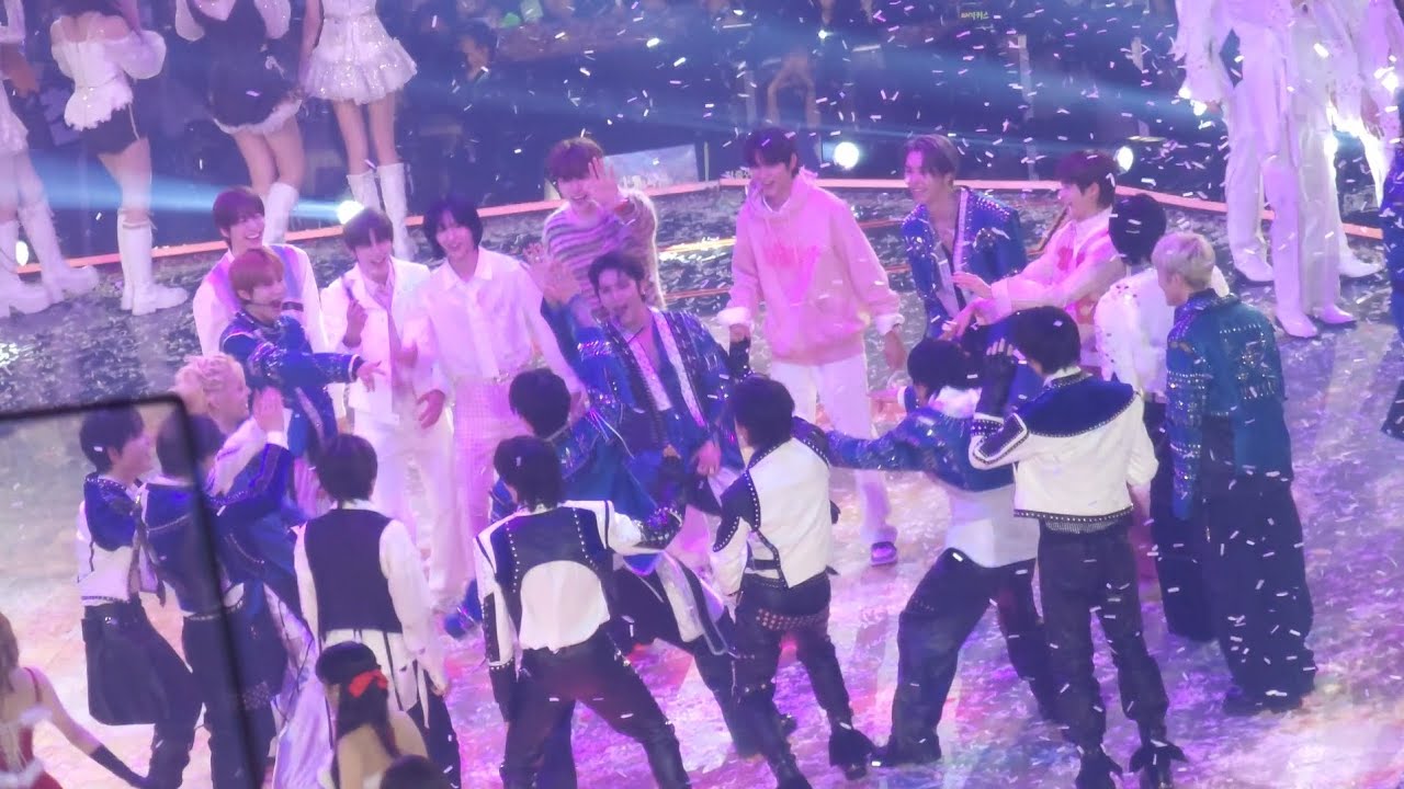 20231225 sbs 가요대전 엔딩 - nct & riize