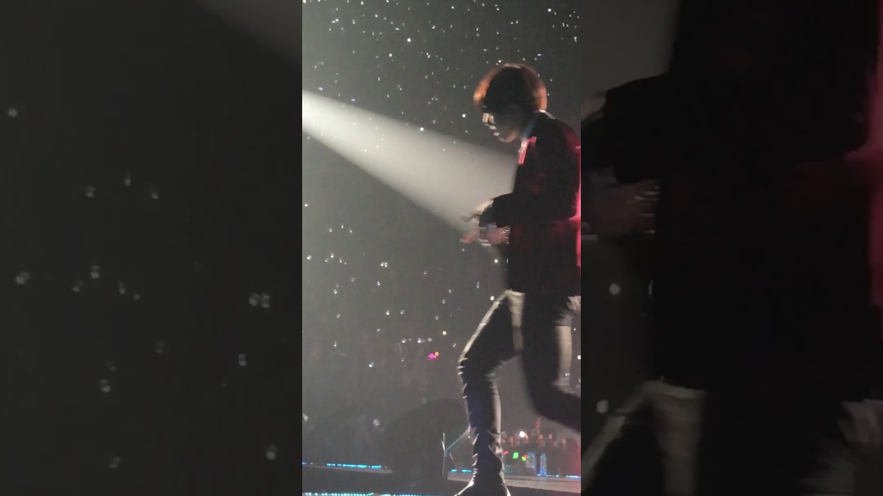 170422 - #WingsTourInBangkok (Jungkook No more dream)