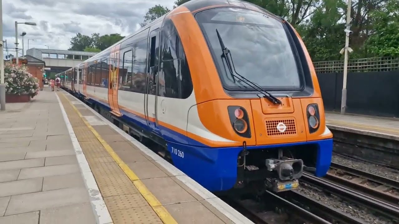 HATCH END Overground Station (2023)