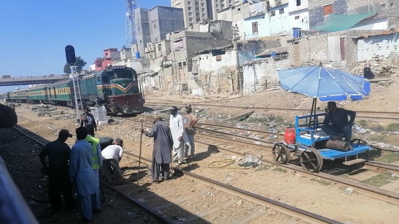 LANDHI TO KARACHI CANTT || TEZGAM EXPRESS APPROACHING KARACHI || PART 2