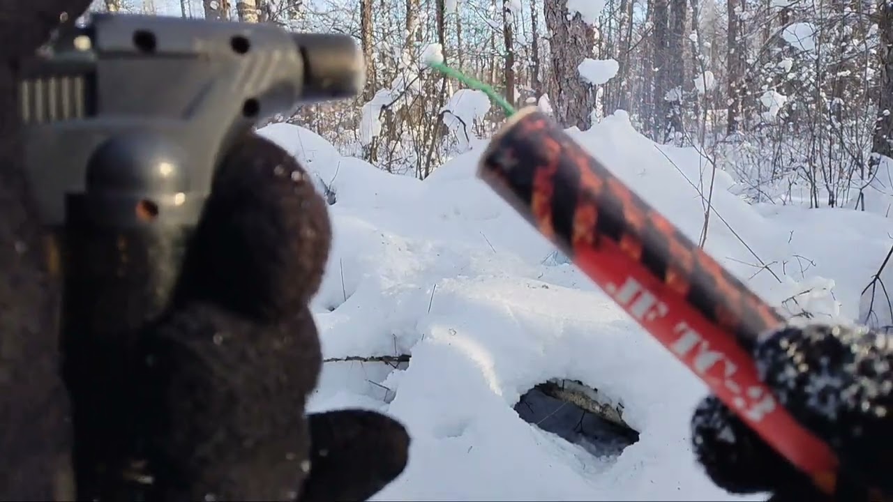✅взрываем петарды в снежной берлоге ❄️💥