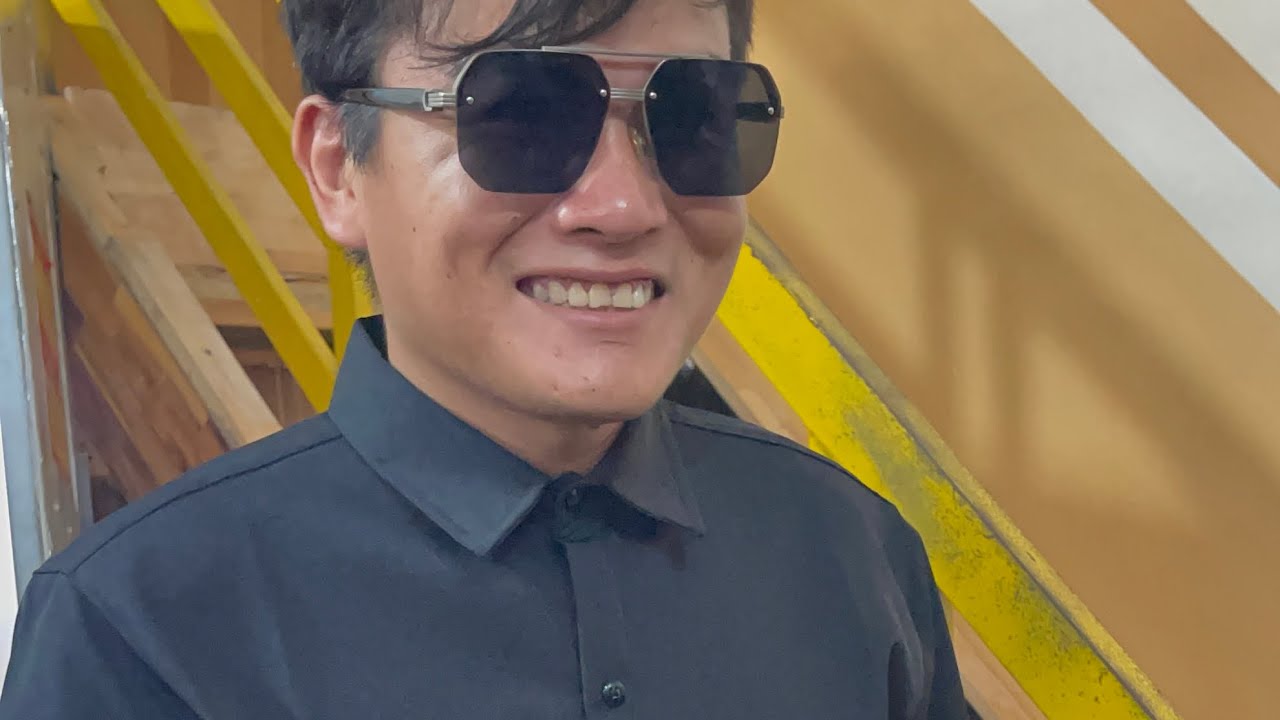 Trọng Quá Đẹp Trai Mua Quần Áo Với Em Hoa