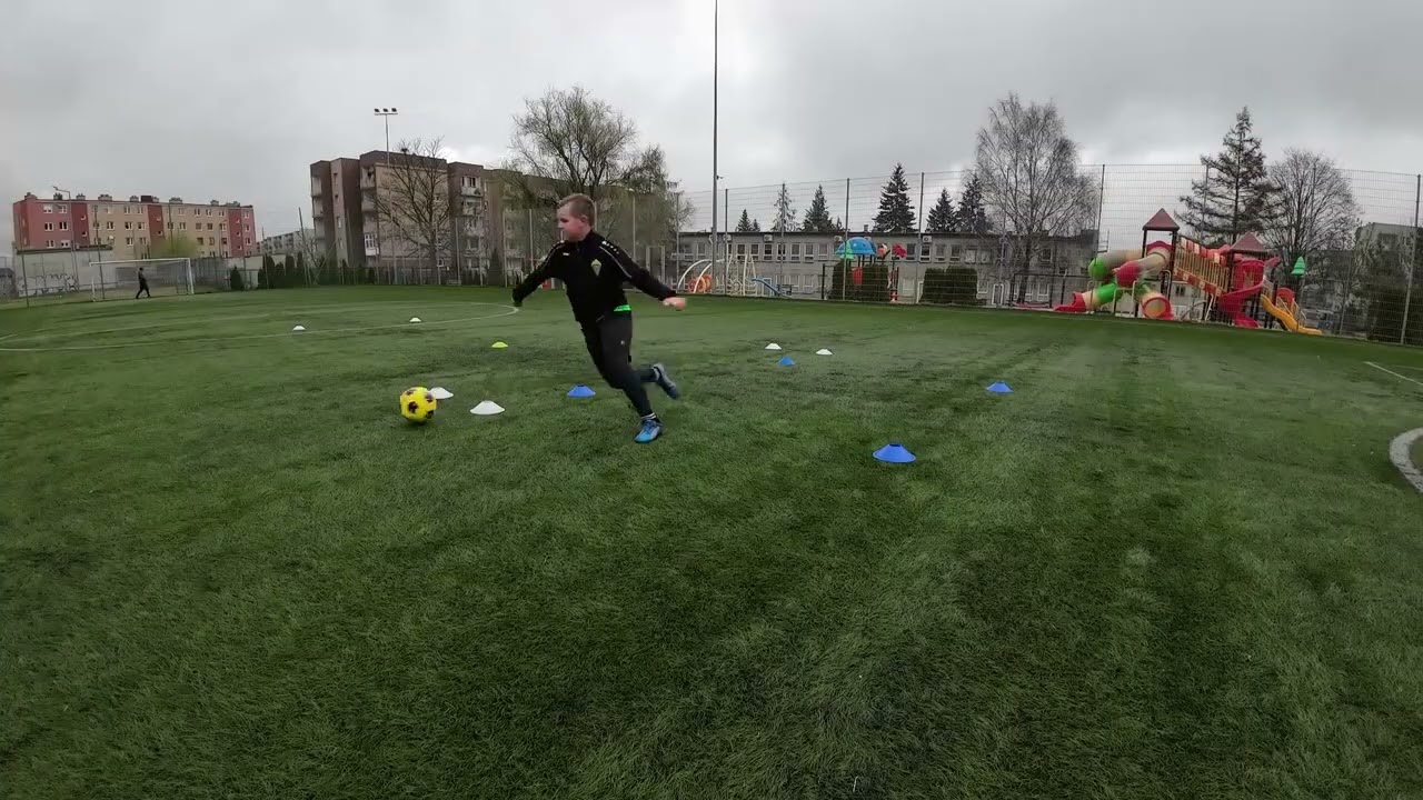 Sztuka przyjęcia piłki – kluczowa umiejętność każdego piłkarza | Trening Żary