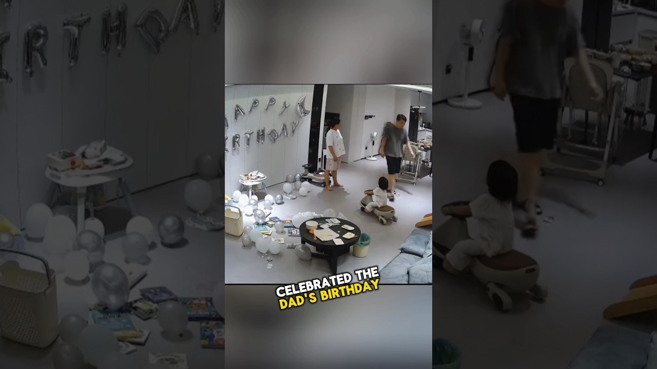 Эта маленькая девочка просто восхитительна, когда помогает маме убираться в доме 🥰