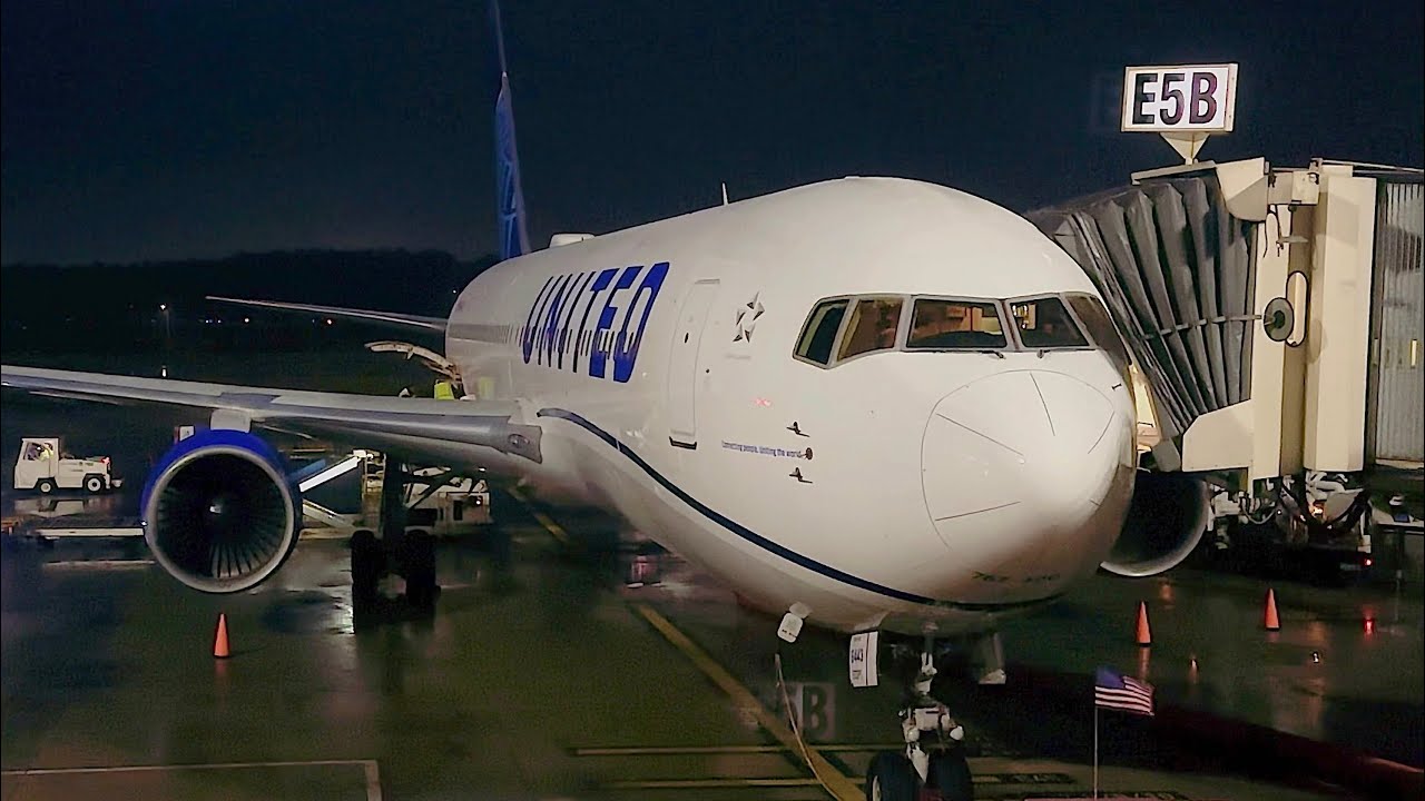 United Business Class - Houston (IAH) - Washington, DC (IAD) - Boeing 767-300 - 4K Full Flight
