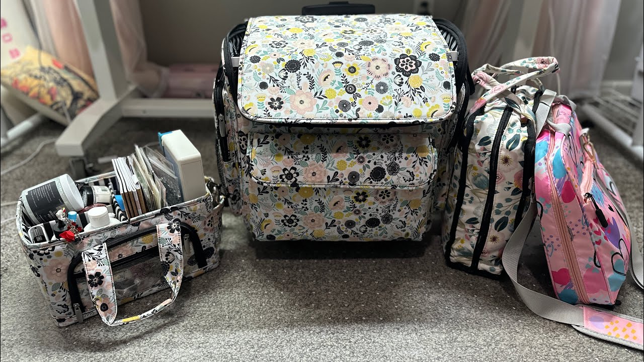 What is in my scrapbook bag? What do I take with me to a scrapbooking retreat?