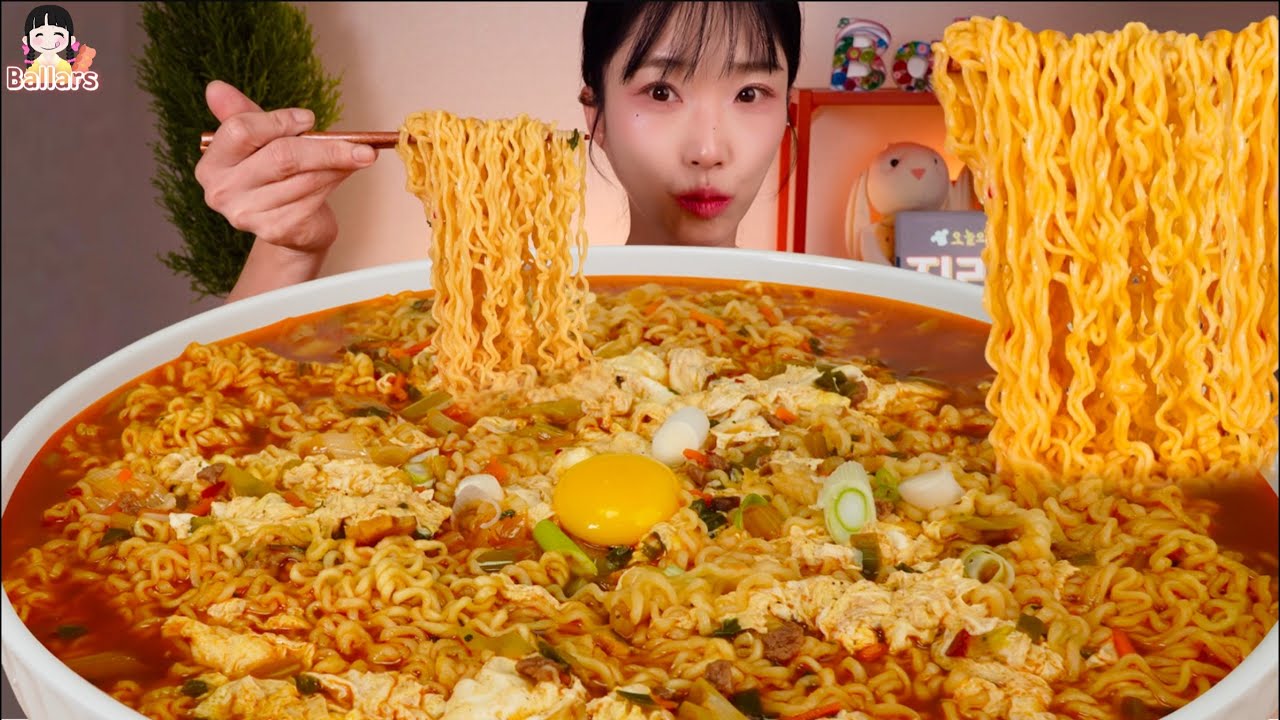 Mukbang:) 🌶️ Korean Spicy Ramyeon ☆ Big Bites :: ASMR :: Eatingshow ☆