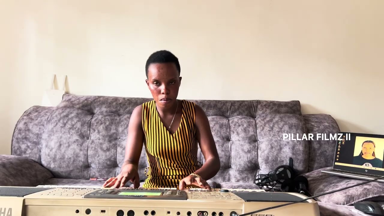 Wow🥰❤️BWAMBERE UMUKOBWA WUMUNYAMULENGE AGARAGAYE ACURANGA UMUKUNGA🎹❤️DIVINE