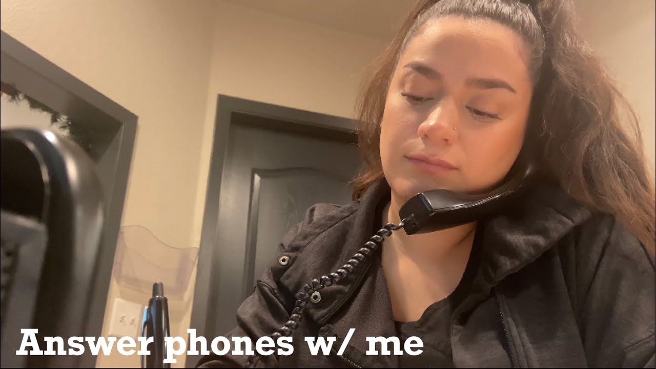 Medical receptionist: taking calls