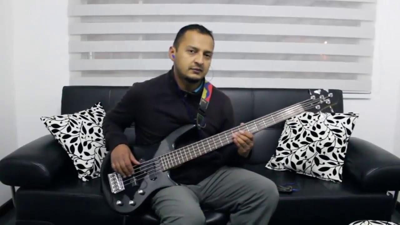 COVER - LLAMA DE AMOR TOCADA EN BAJO - ENSAYANDO UN POCO