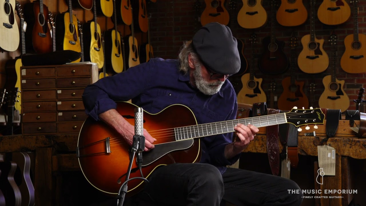 Collings AT-16 Varnish @themusicemporiumboston