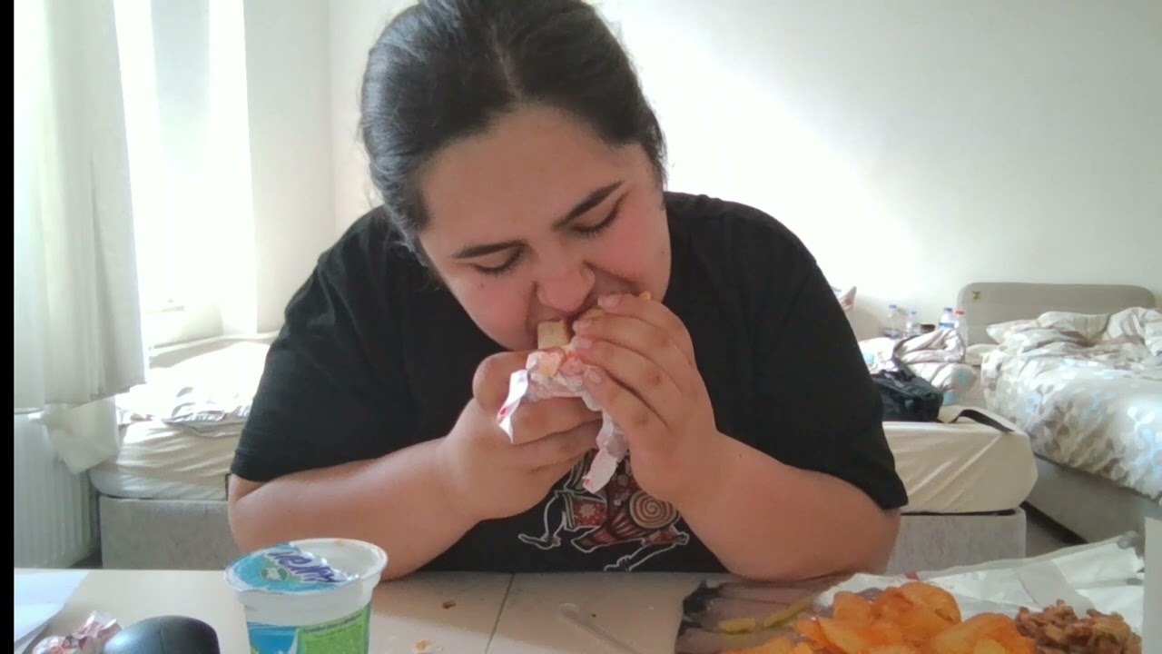 ASMR HATAY ANTAKYA DÖNER DÜRÜM RUFFLES KETÇAPLI CİPS |  TURKIH FOOD | TÜRKÇE ASMR | EATING SOUNDS