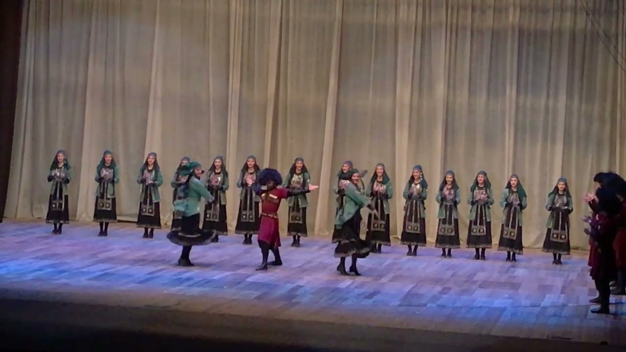 ქორეოგრაფიული ანსამბლი “მერანი” ცეკვა მთიულური. (ს.კ)