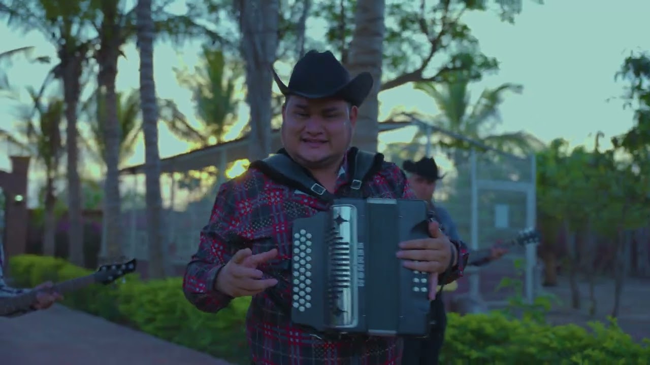 Quiero Ser Tu Amor - SL y Los Relucientes De La Sierra (Video Oficial)