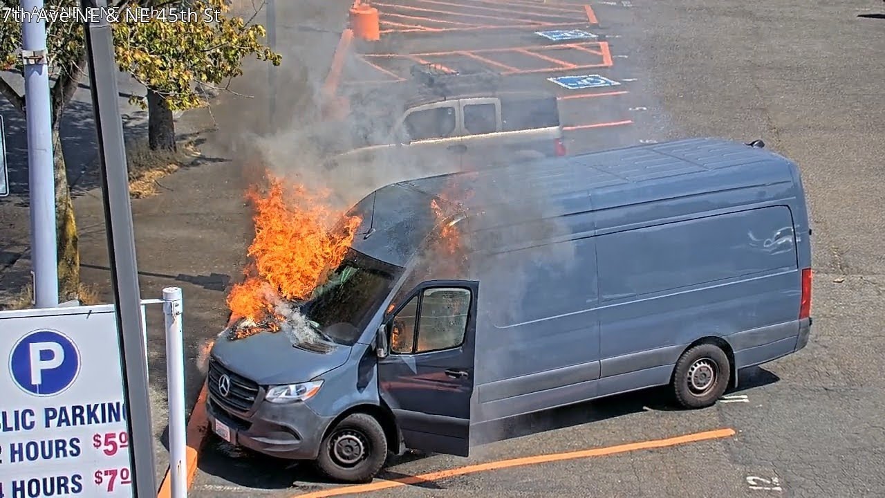 Seattle: Mercedes Van Fire