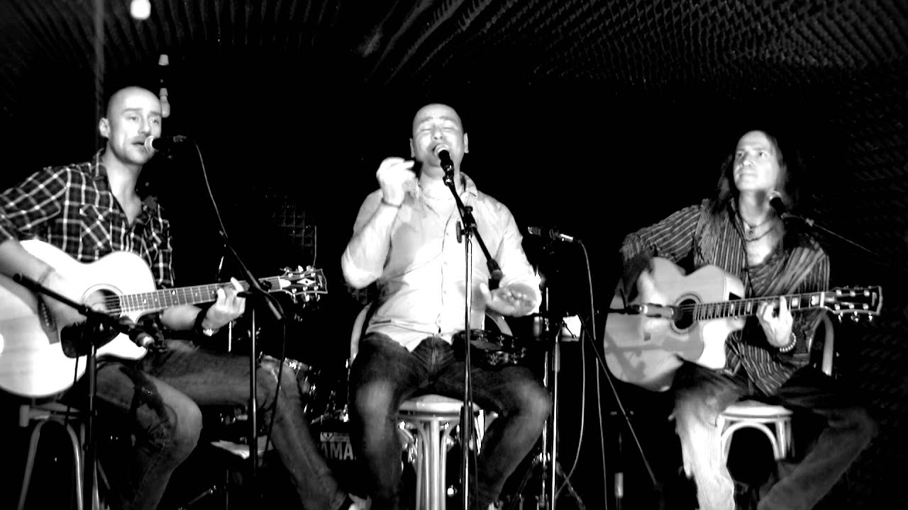 Help - The Beatles (Silent Trio acoustic cover)