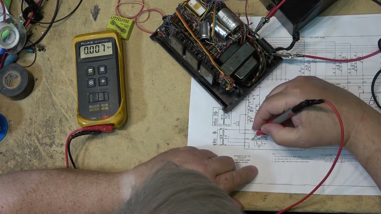 Очень редкие цифровые часы Heathkit GC1005 Panaplex Display перегорают.
