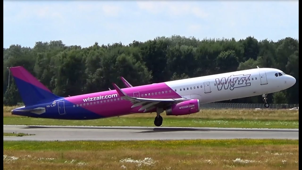 WizzAir A321 Takeoff Hamburg Airport || HA-LXF