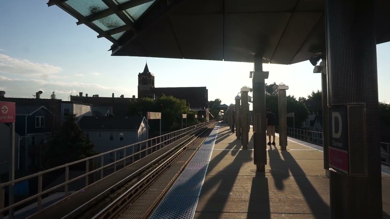 CTA L: Loop bound 5000 Series Pink Line Train entering Damen